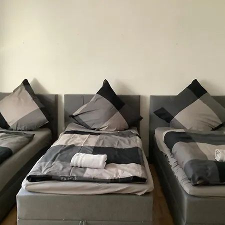 Monteurwohnung 5 Einzelbetten Kostenloser Stellplatz Wlan *