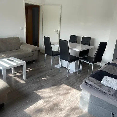 Apartment Monteurwohnung 5 Einzelbetten Kostenloser Stellplatz Wlan *