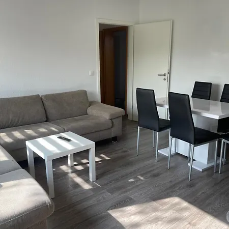 Monteurwohnung 5 Einzelbetten Kostenloser Stellplatz Wlan Apartment *