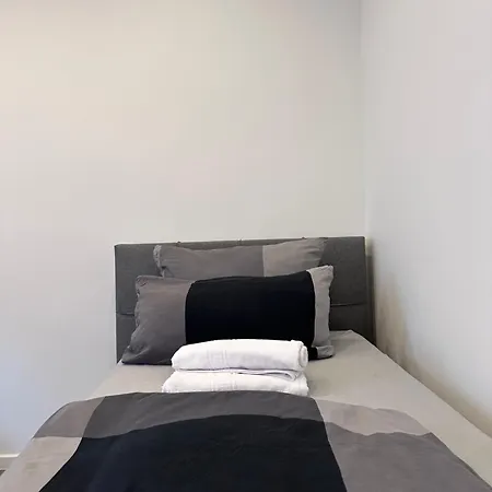 Monteurwohnung 5 Einzelbetten Kostenloser Stellplatz Wlan