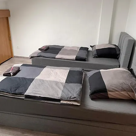 Apartment Monteurwohnung 5 Einzelbetten Kostenloser Stellplatz Wlan