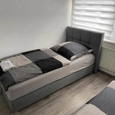 Monteurwohnung 5 Einzelbetten Kostenloser Stellplatz Wlan Essen