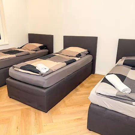 Ruhr Business Mit 5 Einzelbetten Privat Parkplatz 公寓 埃森